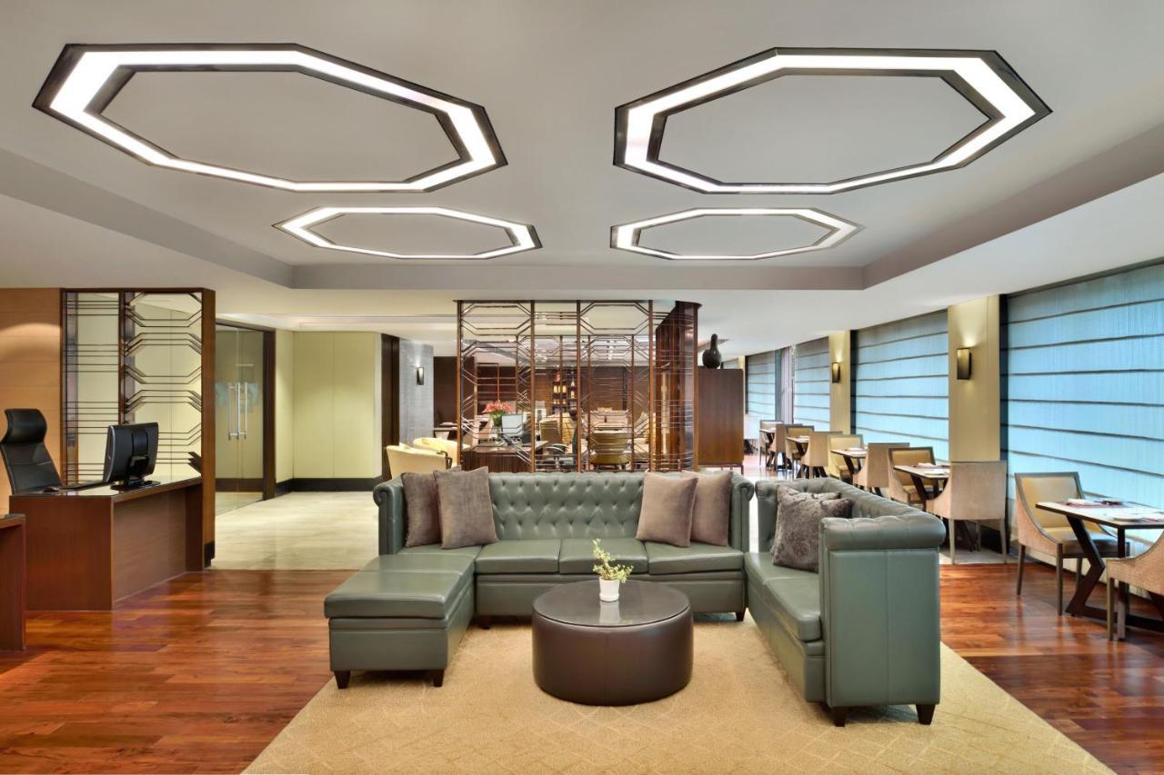 Jw Marriott Hotel New Delhi Aerocity Eksteriør bilde The lounge at the airport