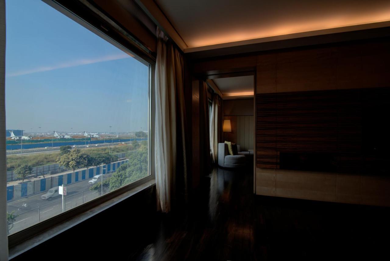 Jw Marriott Hotel New Delhi Aerocity Eksteriør bilde The interior of a suite at the Taj Mahal Palace, Mumbai