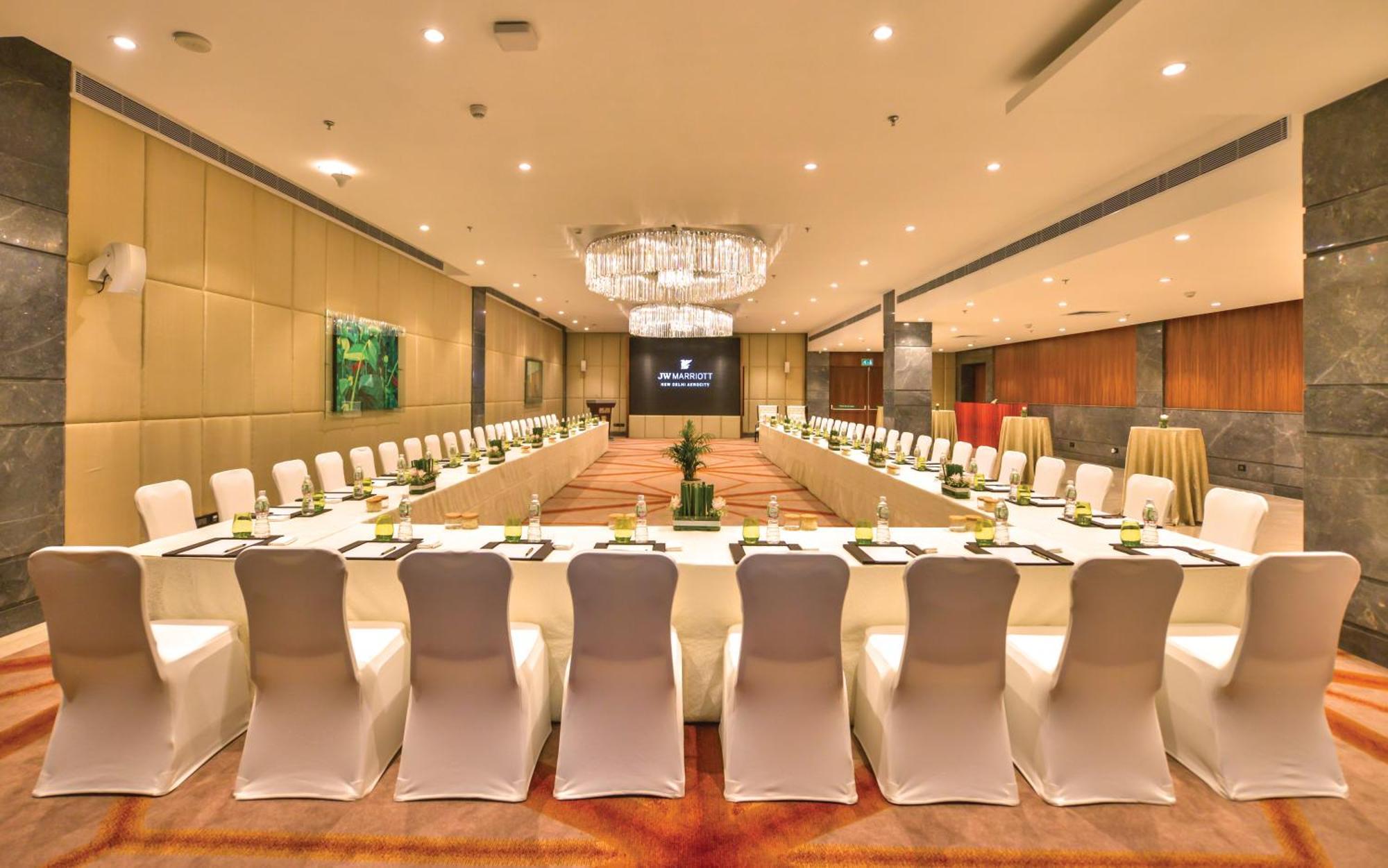 Jw Marriott Hotel New Delhi Aerocity Eksteriør bilde The Royal