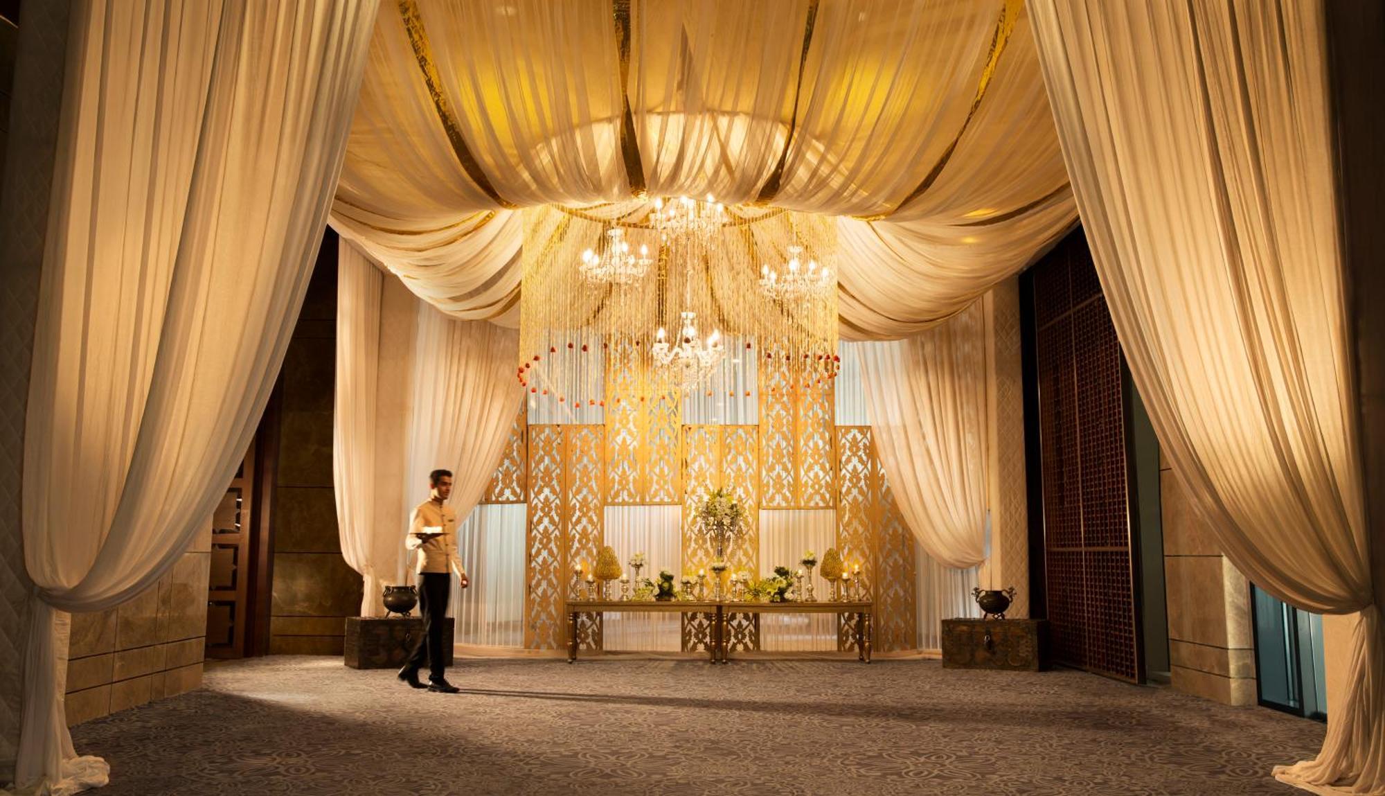 Jw Marriott Hotel New Delhi Aerocity Eksteriør bilde The lobby of the Ritz-Carlton, Dubai