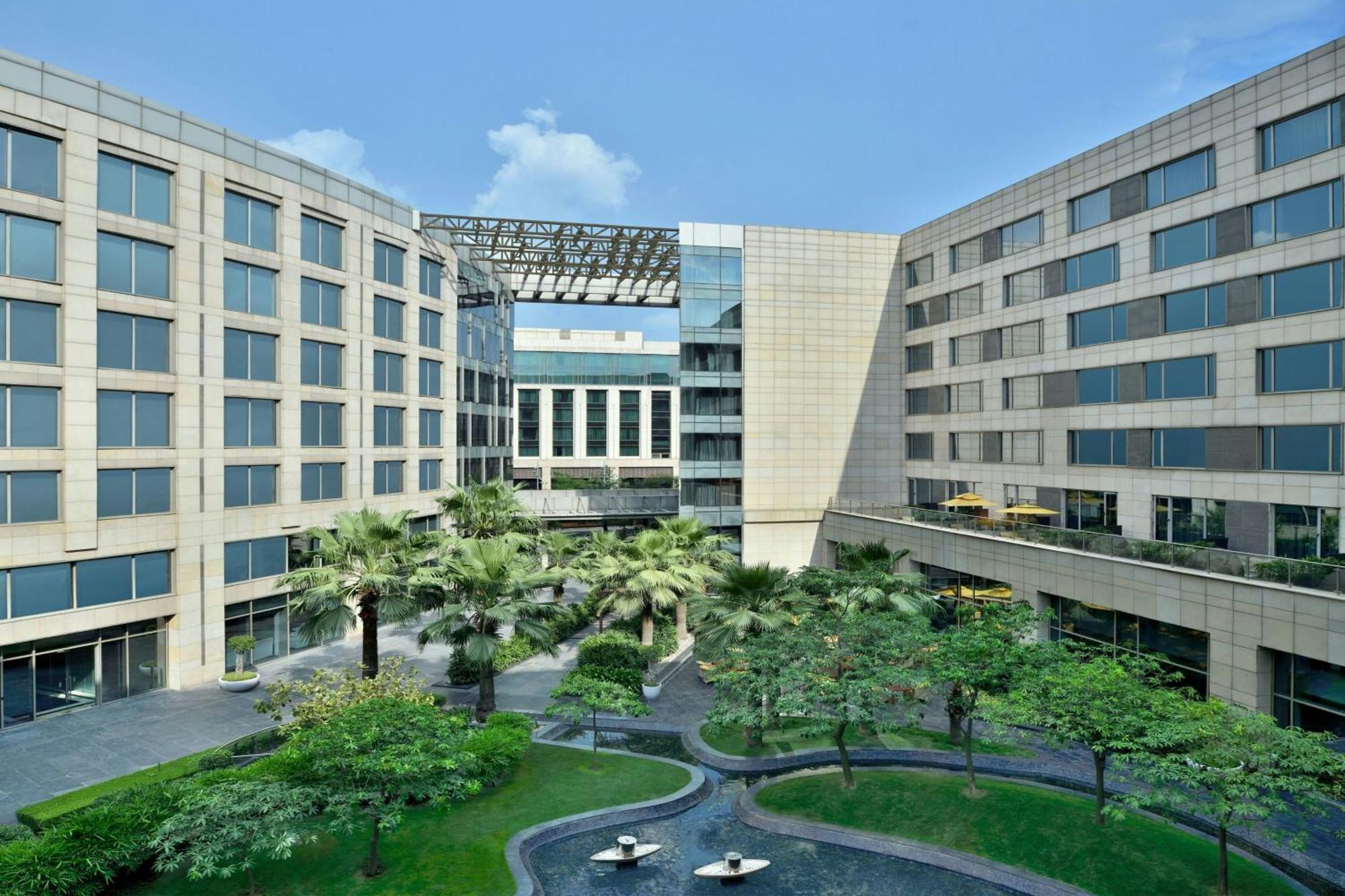 Jw Marriott Hotel New Delhi Aerocity Eksteriør bilde The Hyderabad campus